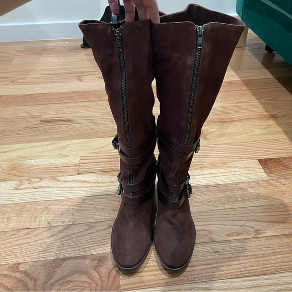 Bernardo Brown Suede Wrap Buckle 2 Way Fold Zipper Heeled Bennie Boot EUC Size 9 - Picture 7 of 11